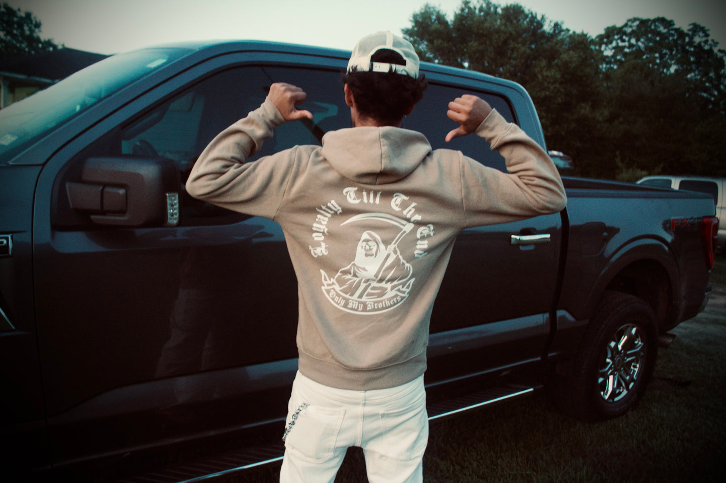 OMB Zip Up (Beige & White)